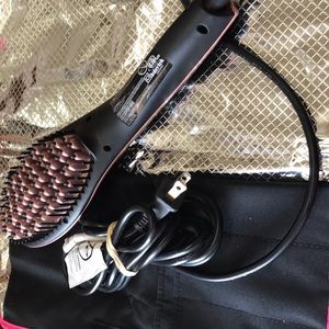 Simply straight ceramic hair brush